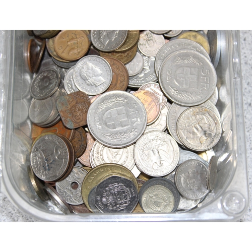 1207 - Qty of assorted mixed world coins, approx 1.4kg gross