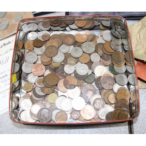 1211 - Qty of assorted mixed coins, mainly British, some in albums etc, approx 5.9kg gross