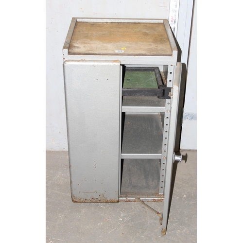 125 - Versatool metal workshop cabinet with wooden top