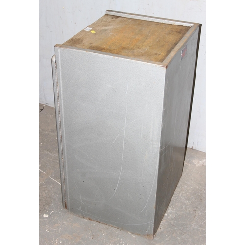 125 - Versatool metal workshop cabinet with wooden top