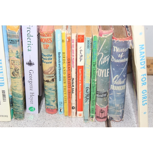 505 - Qty of assorted books to inc vintage children's books, Folio Society etc