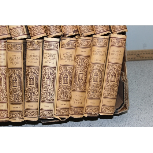 507 - 2 trays of Odhams Press classical novels