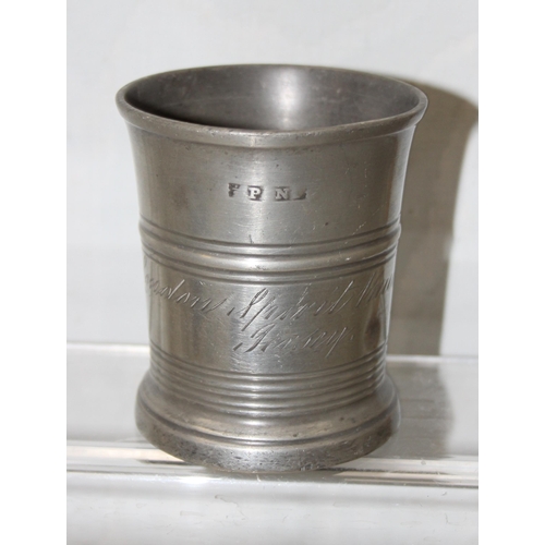 1046 - 13 assorted antique and later pewter tankards and jugs, mainly 19th century, various sizes and shape... 