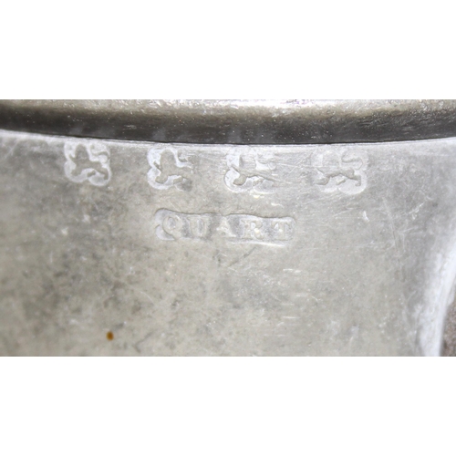 1046 - 13 assorted antique and later pewter tankards and jugs, mainly 19th century, various sizes and shape... 