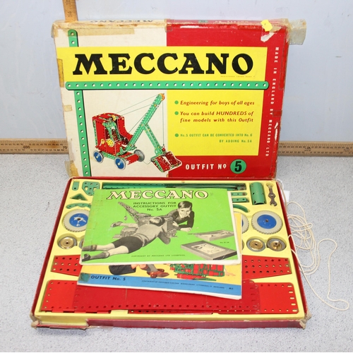 1529 - Vintage Meccano No 5 set, seemingly very complete, with 5a booklet