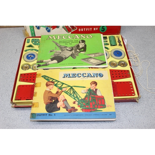 1529 - Vintage Meccano No 5 set, seemingly very complete, with 5a booklet