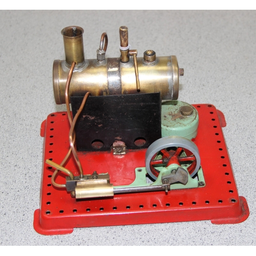 1532 - A Mamod SE2 stationary steam engine in original box