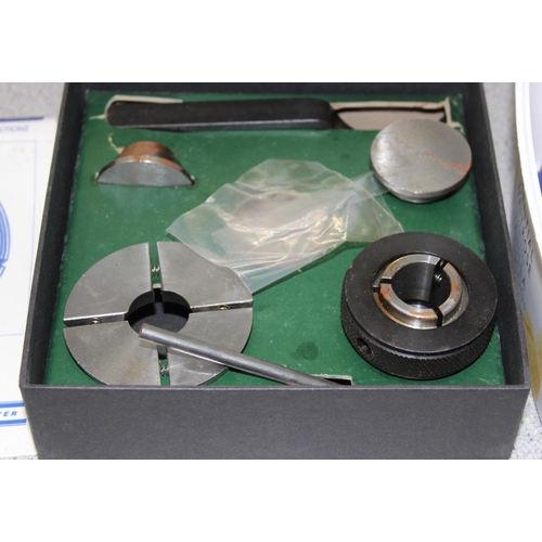 867 - Record power collect chuck set & a qty of thread cutting taps