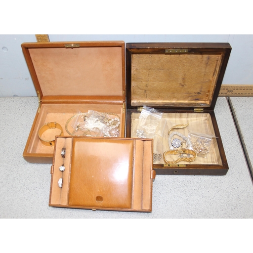 1155 - 2 boxes of assorted misc jewellery to incl. gold plated