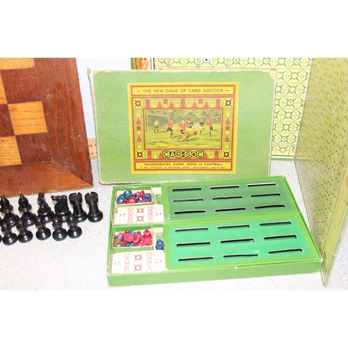 1516 - A good quality weighted wooden chess set with board and a vintage Car-Soc game