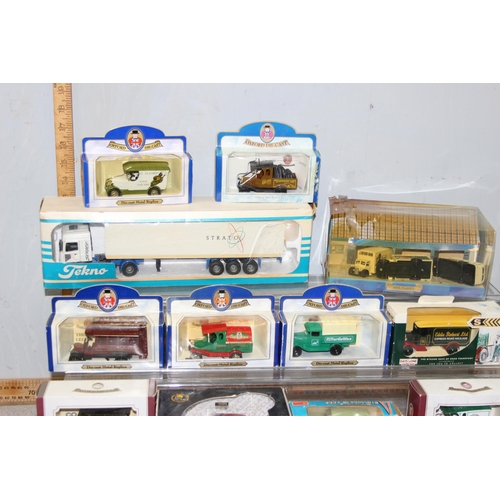 1520 - Qty of die cast toy cars, some boxed