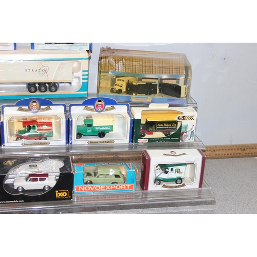 1520 - Qty of die cast toy cars, some boxed