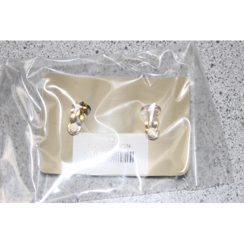 1170 - Approx 80 pairs of Cabouchon clip on earrings shaped as hearts with gold plated mounts