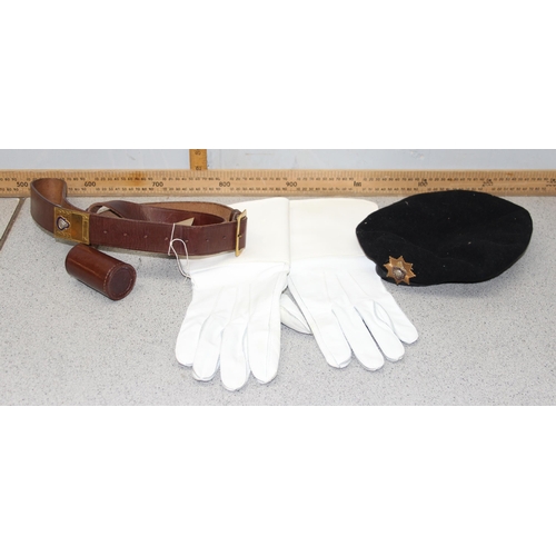 1436 - A Royal British Legion leather belt, Kangol beret and a pair of white leather gloves