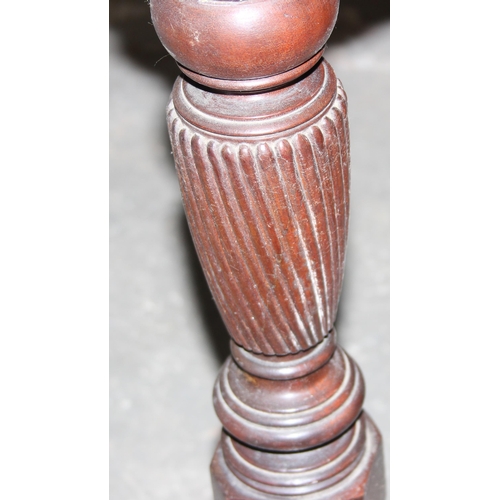 170 - An Edwardian octagonal mahogany side table, approx 92mm wide