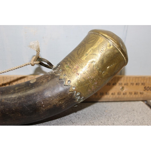 1437 - Antique powder horn with brass overlay