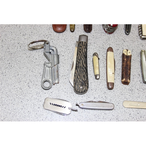 1438 - Qty of folding knives & scissors to include swiss army knife