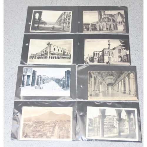 558 - Large quantity of antique and later postcards