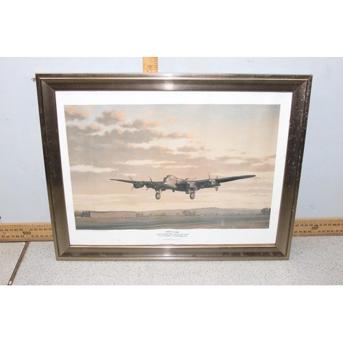 484 - 4 assorted pictures to inc 2 of military planes