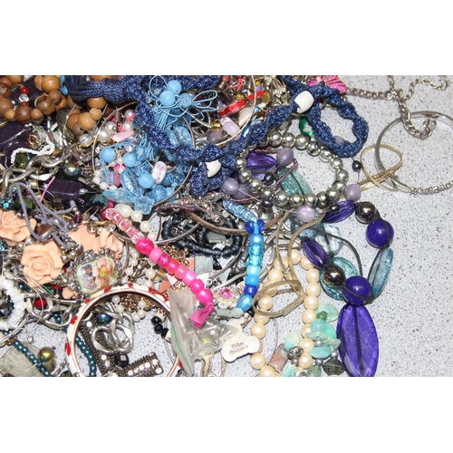 1107 - Approx. 2.7kg of mixed costume jewellery