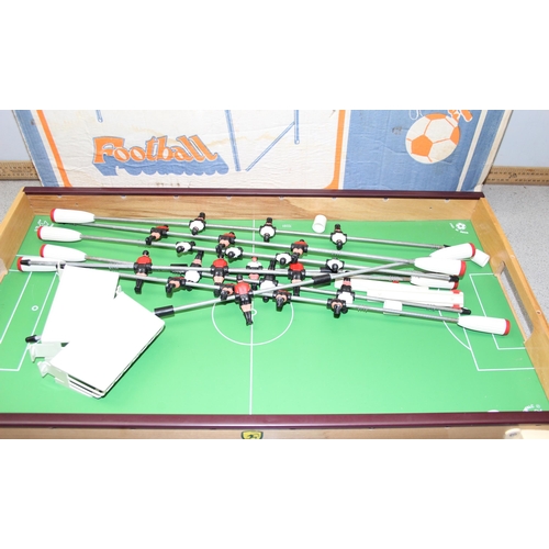 1514 - Vintage table football game in box