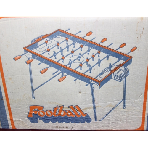 1514 - Vintage table football game in box