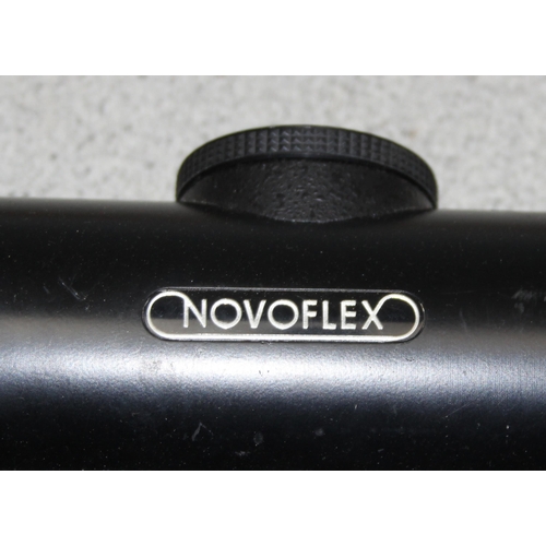 651 - Novaflex focus grip with 2 detachable screw in lenses all housed in aluminium flight case