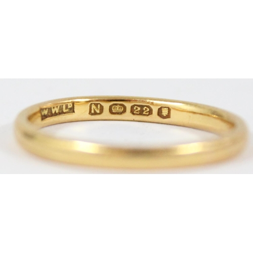 1100 - 22ct gold wedding band ring, London 1948, approx size N, approx 2.66g gross