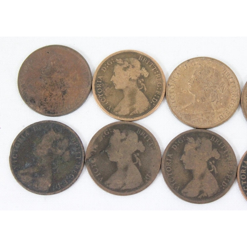 1205 - 10 Queen Victoria copper half penny coins, 1860-1887, some in very nice condition