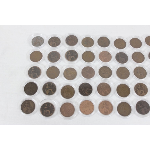 1208 - Qty of assorted capsulated copper half penny coins, 1890-1967, many in fine condition