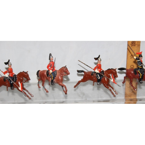 1509 - Qty of painted vintage lead soldiers, mainly Britains, mounted soldiers on horses, approx 34 in tota... 