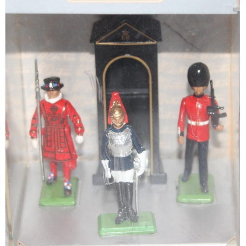 1517 - A boxed set of Britains Scots Guards figures