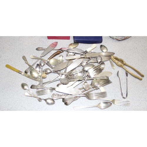 1038 - Qty of assorted silver plated cutlery, one silver teaspoon, Royal Worcester and Spode dishes etc