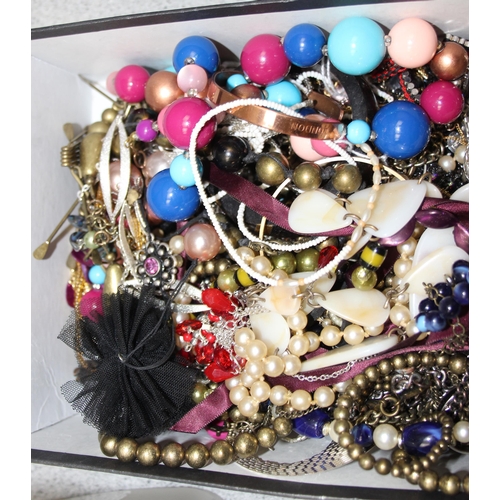 1126 - Large qty of assorted costume jewellery, approx 6kg gross (2 boxes)