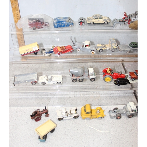 1534 - Box of assorted toy cars and vehicles etc to inc Dinky, Corgi & Matchbox etc