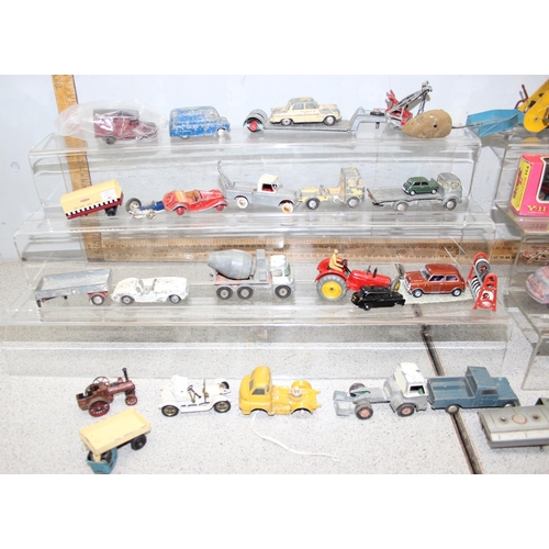 1534 - Box of assorted toy cars and vehicles etc to inc Dinky, Corgi & Matchbox etc