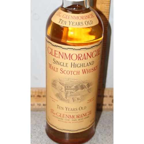 1619 - A bottle of Glenmorangie 10 year old single malt whisky, with tin, 70cl