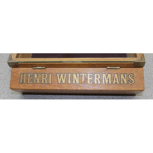 282 - A wooden Henri Wintermans cigar display case