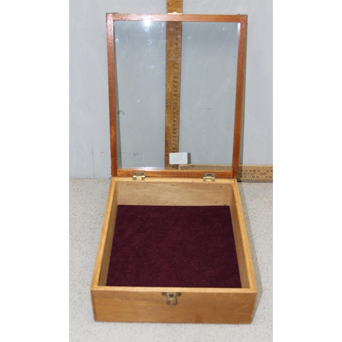 282 - A wooden Henri Wintermans cigar display case