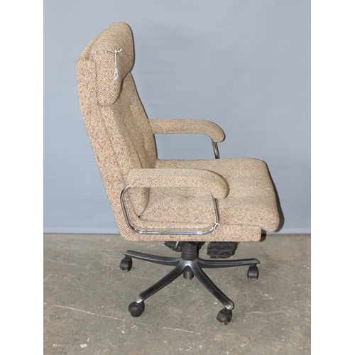 85 - 1970's executive office desk chair by Verco, in the manner of Gordon Russell with chrome frame and o... 