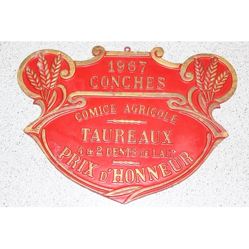 411 - 2 vintage 1960's French painted metal agricultural show winners plaques, Cows & Bulls