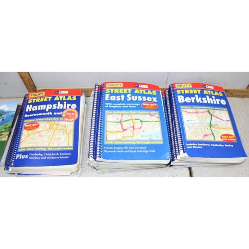 511 - Large qty of assorted road maps