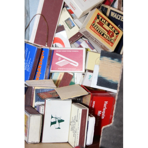 516 - Qty of assorted vintage advertising match boxes, all unused