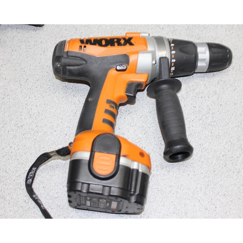 820 - Worx 18Volt electric drill with spare battery, charger and carry bag