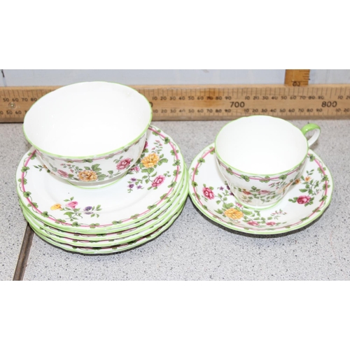 1827 - Aynsley bone china 6 piece part tea service decorated with floral sprigs