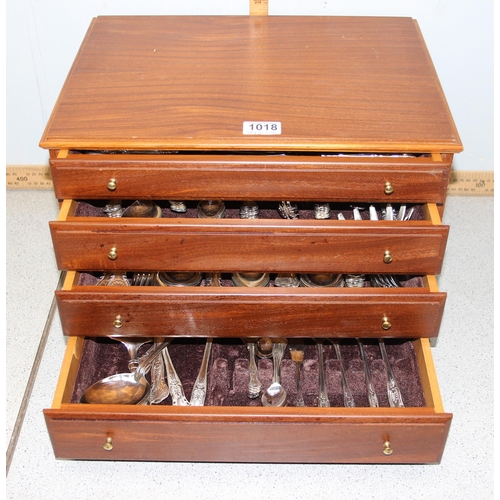 1052 - An impressive and extensive silver plated King's pattern canteen of cutlery in 4 drawer wooden chest... 