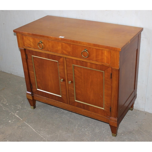 105 - Kindel furniture company cherry wood sideboard with single draw over double cupboard, approx width 9... 