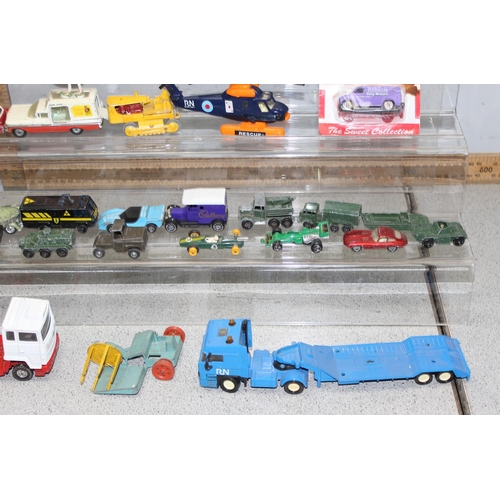 1572 - Qty of vintage die cast toy cars, some boxed to include Corgi & Dinky