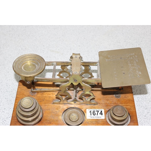 1674 - Samson Mordon & Co. vintage post office scales with some weights