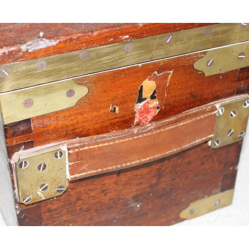 290 - A superb quality 19th century brass bound mahogany box, remnants of previous wax seals hints at an i... 